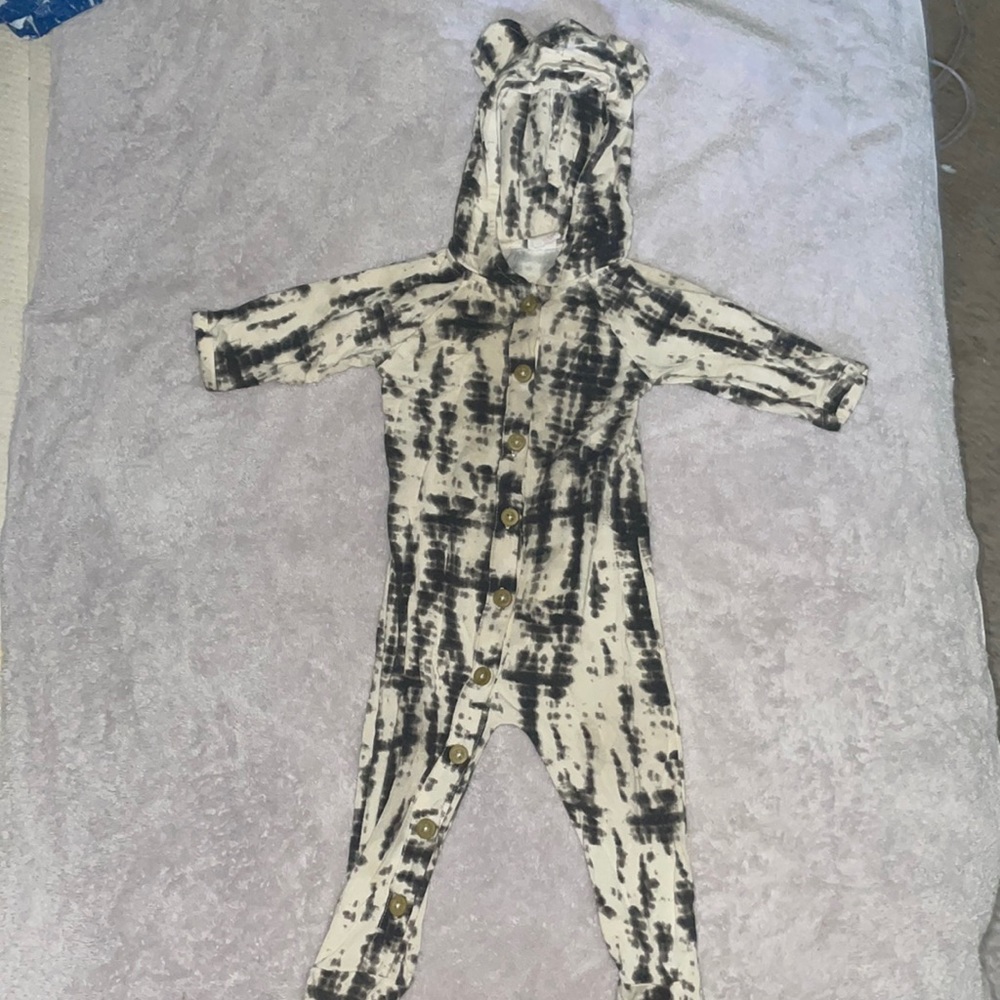 Kate Quinn the woods baby bear onzie button up